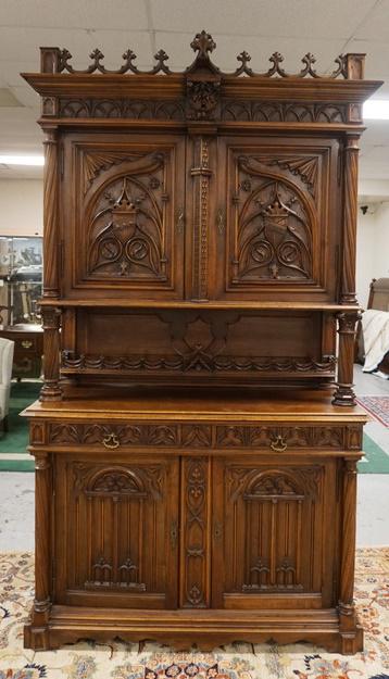 LARGE CARVED COURT CUPBOARD ANTIQUE ENGLISH WALNUT (1 of 4)