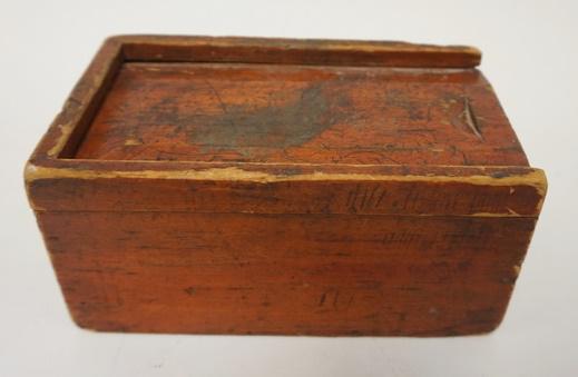 SMALL PRIMITIVE CANDLE BOX (1 of 2)