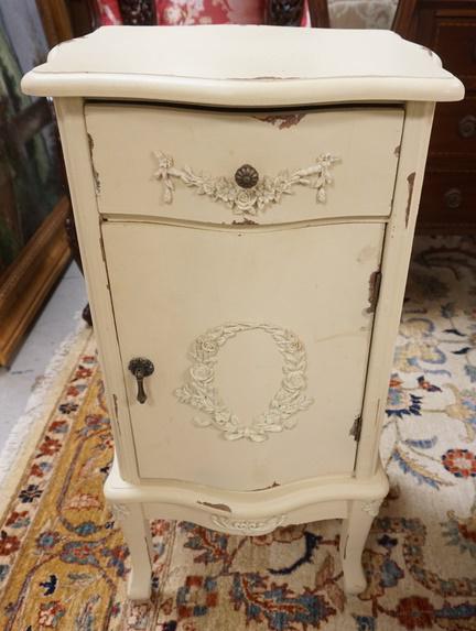 SMALL ONE DRAWER, ONE DOOR CABINET (1 of 1)