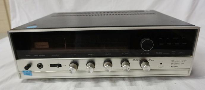 SANSUI 350 STEREO RECEIVER: SANSUI 350 STEREO RECEIVER, DOES NOT POWER UP, ESTATE ITEMS SOLD AS IS, ALL VINTAGE ELECTRONICS SHOULD BE LOOKED AT BY A QUALIFIED SERVICE PERSONEL BEFORE USE