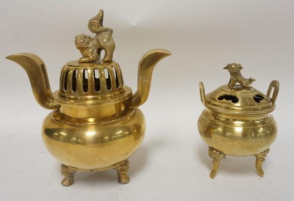 2 BRASS SENSORS WITH FOO DOG FINIALS: 2 BRASS SENSORS WITH FOO DOG FINIALS, TALLEST IS 9 1/2 IN.