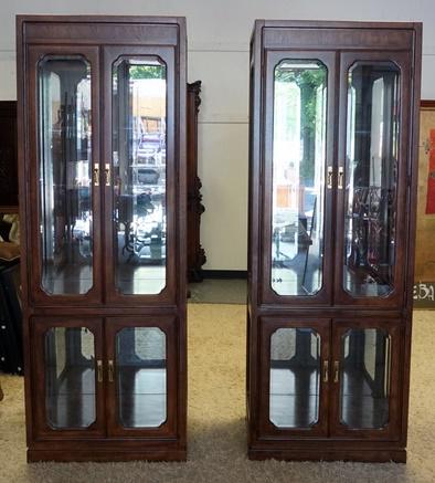 2 THOMASVILLE CRYSTAL CABINETS: 2 THOMASVILLE INTERIOR LIT PIER CRYSTAL CABINETS WITH BEVELLED GLASS AND OPTIONAL CENTER PIECE WITH MIRROR BACK.