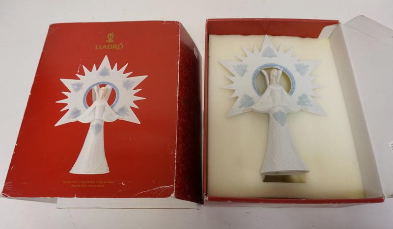 LLADRO ANGEL & STAR TOPPER: LLADRO ANGEL & STAR TOPPER, #06501 *ANGEL OF LIGHT*, 10 3/4 IN HIGH IN ORIGINAL BOX