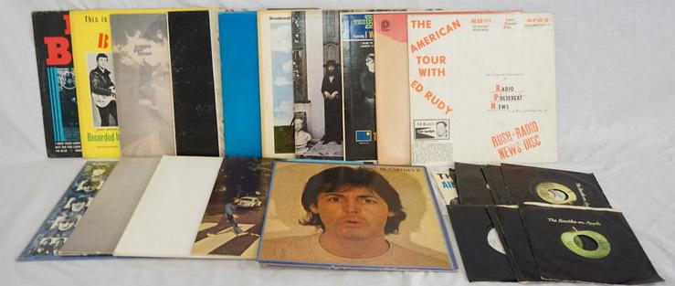 LOT OF 15 THE BEATLES/BEATLES RELATED ALBUMS & 11 45S: LOT OF 15 THE BEATLES/BEATLES RELATED ABULMS & 11 45S. ALBUMS ARE; THE WHITE ALBUM (DOUBLE LP, COMES W/ PRINTS & POSTER) ABBEY ROAD, THE BEATLES AGAIN, JOHN LENNON IMAGINE, THE PLASTIC ONO BAND LIVE P