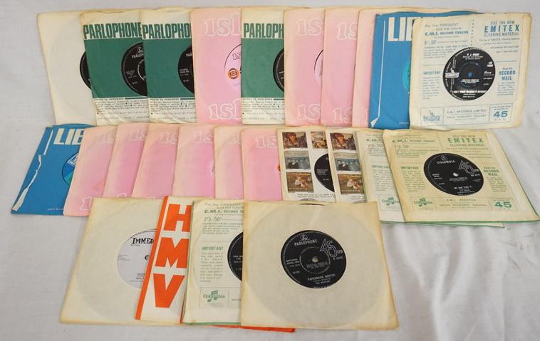 LOT OF 25 BRITISH IMPORT 45S: LOT OF 25 BRITISH IMPORT 45S INCLUDING; THE BEATLES, JEFF BECK, PAUL JONES, TWICE AS NICE, P.J. PROBY, THE IDLE RACE, SPOOKY TOOTH, FAIRPORT CONVENTION, THE HOLLIES, TRAFFIC, THE ACTION, THE SMOKE, JO