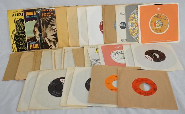LOT OF 30 BLUES 45S/EPS: LOT OF 30 BLUES 45S/EPS, INCLUDING; LOWELL FULSON, B.B. KING, PHILIP UPCHRUCH COMBO, ROBERT ROSS, JIMMY REED, WILBERT HARRISON ONE MAN BAND, JIMMY RUSHING, MAGIC SAM, JOHN LEE HOOKER, CLIFTON CHENIER,