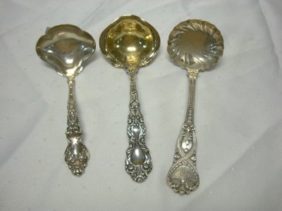3 SILVER GRAVY LADLES; 7 OZ; LONGEST APPROX 7 1/4