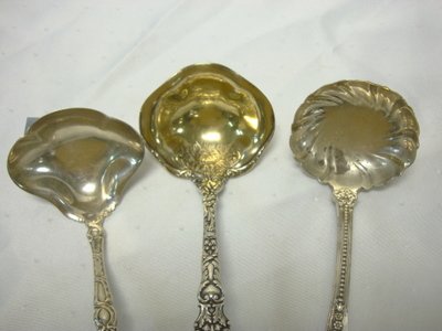 3 SILVER GRAVY LADLES; 7 OZ; LONGEST APPROX 7 1/4 - 3