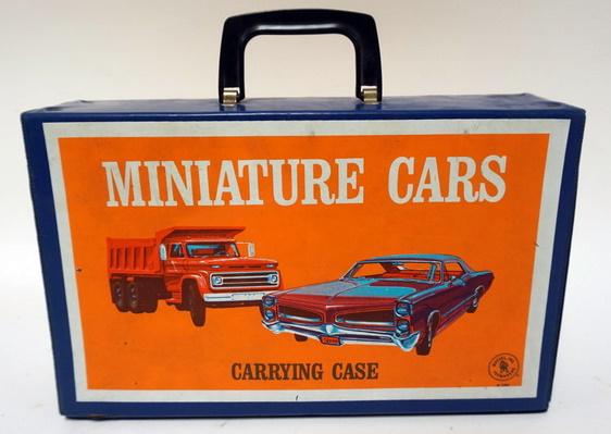 VINTAGE MATCH BOX CASE WITH CARS (1 of 4)