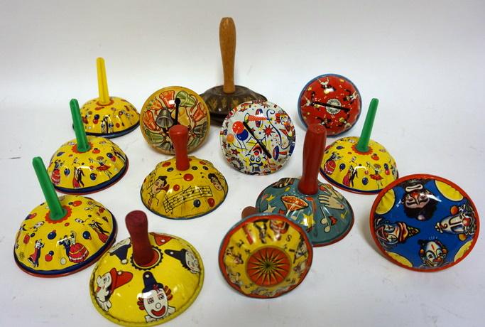 VINTAGE TIN HOLLOWEEN NOISE MAKERS: VINTAGE TIN HOLLOWEEN NOISE MAKERS, LOT OF 13