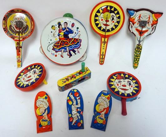 VINTAGE TIN NOISE MAKERS: VINTAGE TIN NOISE MAKERS, LOT OF 10