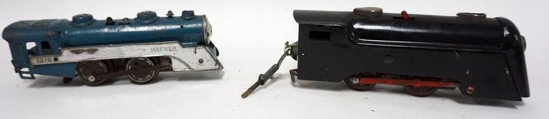TOY TRAIN LOCOMOTIVES: TOY TRAIN LOCOMOTIVES, 1 BLUE HAFNER 1010 AND 1 BLACK UNMARKED WIND UP