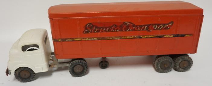 ANTIQUE STRUCTO PRESSED STEEL TRACTOR TRAILOR (1 of 5)