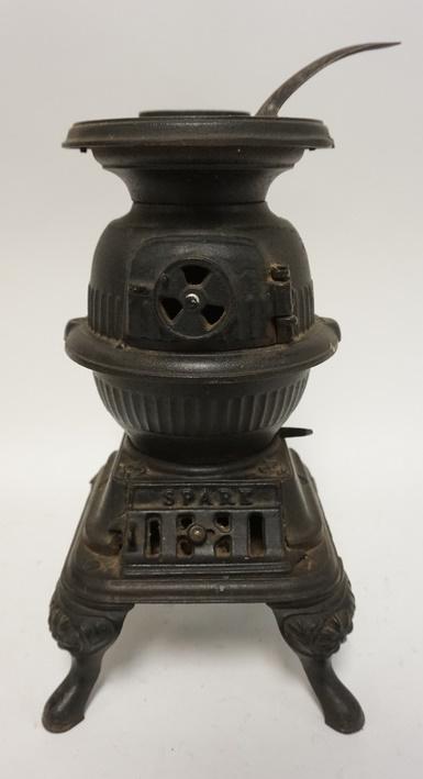 ANTIQUE SALESMAN SAMPLE CAST IRON POT BELLY STOVE (1 of 4)