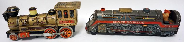 2 LARGE TIN BATTERY OPERATED TRAINS JAPAN (1 of 5)
