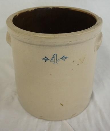 4 GAL STONEWARE CROCK (1 of 1)