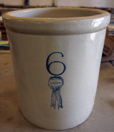 6 GAL STONEWARE CROCK (1 of 1)