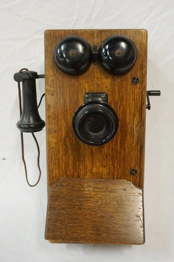 ANTIQUE WALL TELEPHONE (1 of 2)