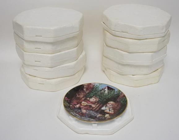 11 HUMMEL COLLECTOR PLATES (1 of 1)