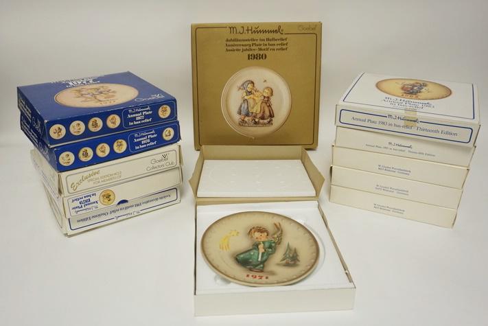 LOT OF 12 HUMMEL PLATES INCLUDING 1971 (1 of 1)