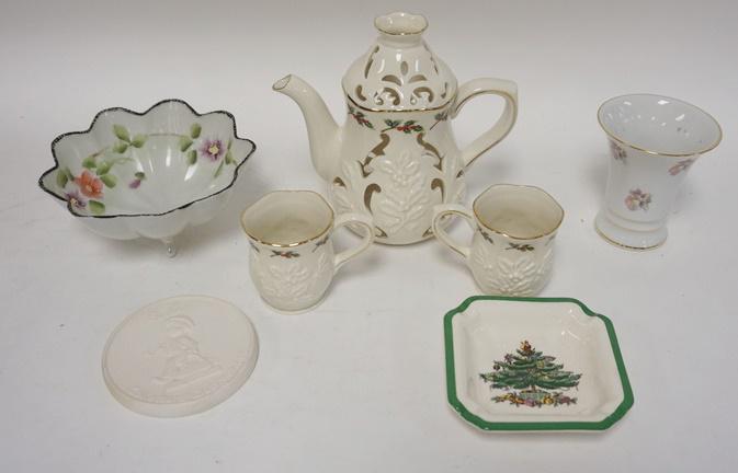 CHINA LOT: LOT OF CHINA INCLUDING SPODE, A HUMMEL MEDALLION ETC.