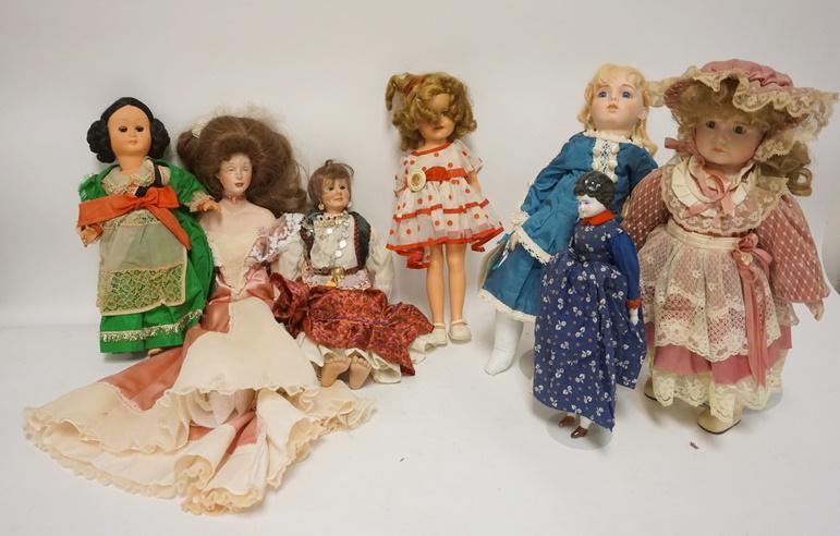 LOT OF 7 DOLLS (1 of 1)