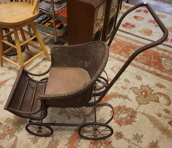 WICKER STROLLER: ANTIQUE WICKER STROLLER