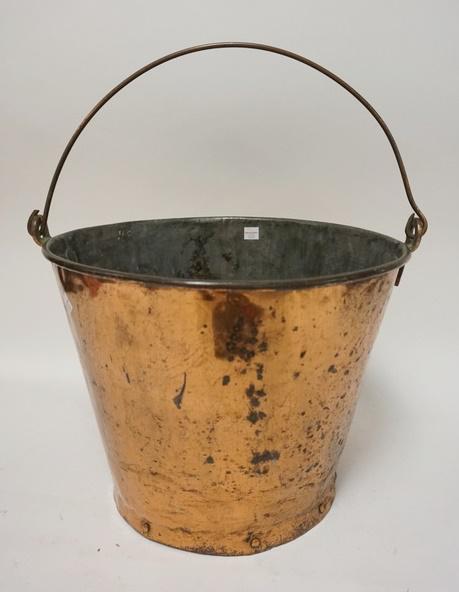 PRIMITIVE COPPER BUCKET: PRIMITIVE COPPER BUCKET