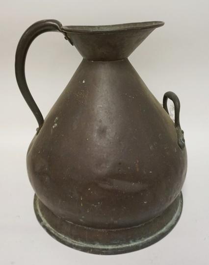 LARGE ANTIQUE COPPER MEASURE: LARGE ANTIQUE COPPER MEASURE W/SPOUT, 17 IN HIGH