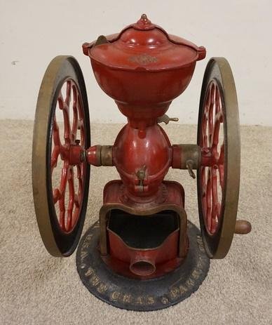 ANTIQUE COUNTRY STORE 2 WHEEL COFFEE GRINDER: ANTIQUE COUNTRY STORE 2 WHEEL COFFEE GRINDER THE CHA'S PARKER CO MERIDEN CONN #700