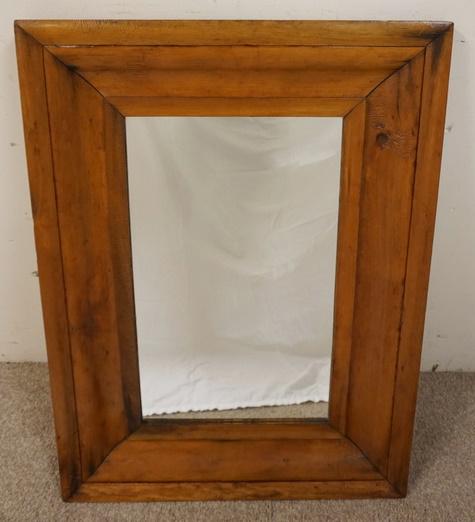 ANTIQUE OGEE MIRROR: ANTIQUE OGEE MIRROR, 21 3/4 IN X 30 IN OVERALL
