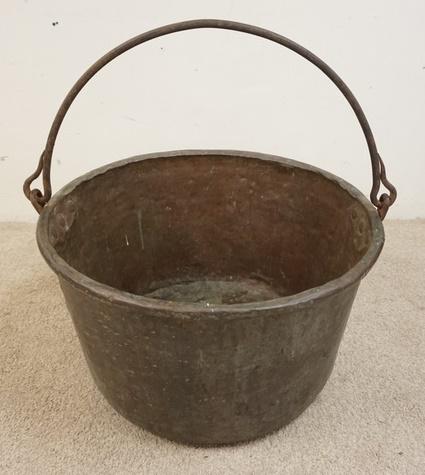 LARGE ANTIQUE HAND MADE APPLE BUTTER KETTLE: ANTIQUE HAND MADE APPLE BUTTER KETTLE, 28 1/2 IN WIDE X 17 IN HIGH