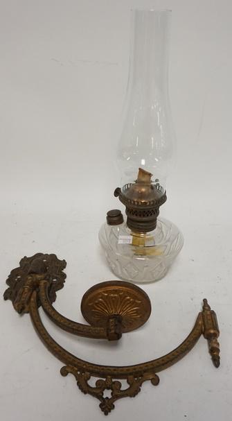 VICTORIAN BRACKET LAMP: VICTORIAN BRACKET LAMP, COMPLETE