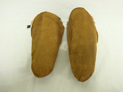 PR OF IROQUOIS BEADED MOCCASINS - 2