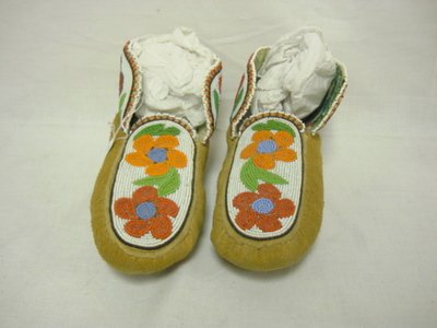 PR OF CHIPPEWA BEADED MOCCASINS