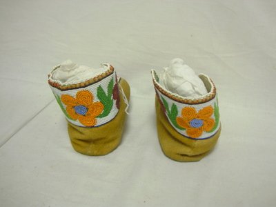 PR OF CHIPPEWA BEADED MOCCASINS - 3