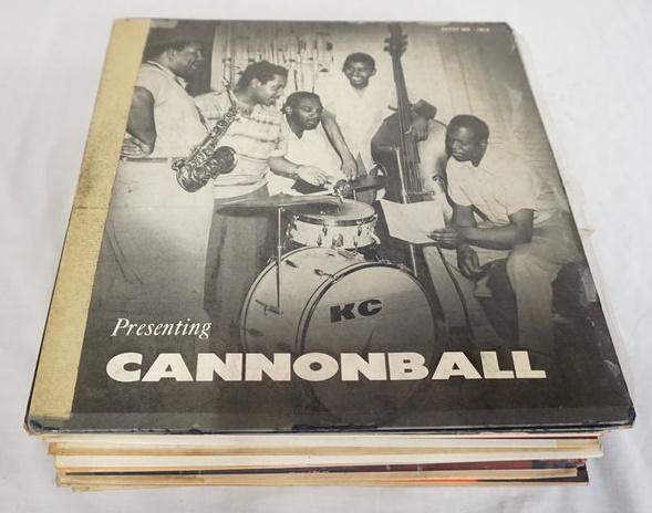 LOT OF 25 JAZZ ABLUMS (1 of 5)