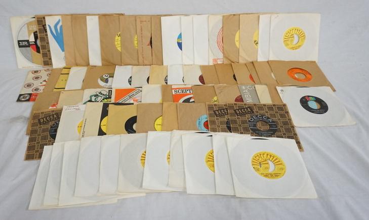 LOT OF 67 45S (1 of 5)