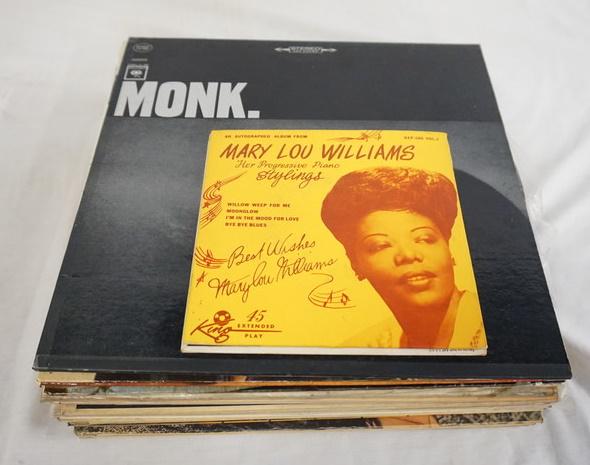 LOT OF 25 JAZZ ABLUMS & 2 EPS: LOT OF 25 JAZZ ALBUMS & TWO EPS. THE EPS ARE; MARY LOU WILLIAMS & ELLA MAE MORSE. THE ALBUMS ARE; MONK., MILT BUCKNER ROCKIN' HAMMOND, NEW VIEW! THE NEW JOHN HANDY QUINTET, HOUSE PARTY RUTH WALLIS, TH