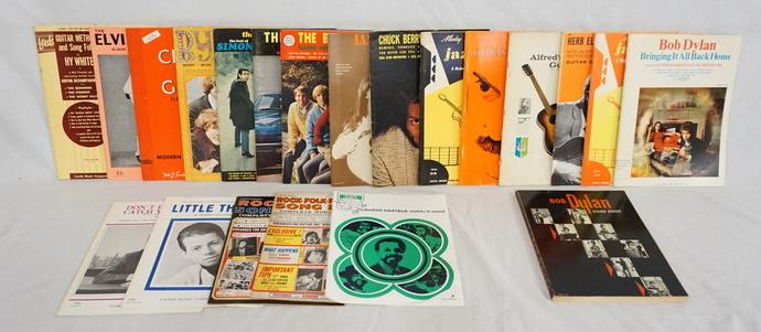 COLLECTION OF SONG/INSTRUCTIONAL GUITAR BOOKS/MAGAZINES (1 of 1)