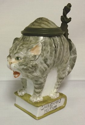 HISSING CAT FIGURAL STEIN, CAT ON A BOOK, 1/2 LIT
