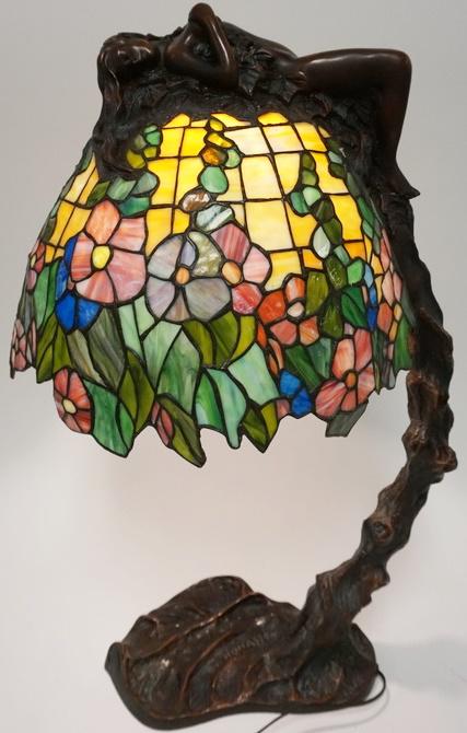 E THOMASON TIFFANY STYLE RECLINING NUDE LEADED GLASS: E THOMASON TIFFANY STYLE RECLINING NUDE LEADED GLASS LAMP