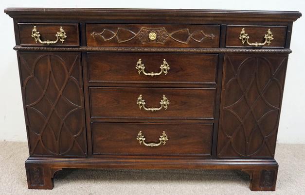 HENREDON 6 DRAWER, 2 DOOR SERVER: HENREDON 6 DRAWER, 2 DOOR SERVER, 2 SMALL BRUISES TO BACK EDGE