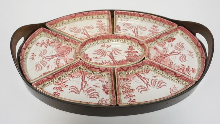 BOOTHS REAL OLD WILLOW 7 PIECE RELISH TRAY IN BENTWOOD: BOOTHS *REAL OLD WILLOW* RED TRANSFER SEVEN PIECE RELISH TRAY IN BENTWOOD TRAY 16 1/2 IN X 11 1/2 IN