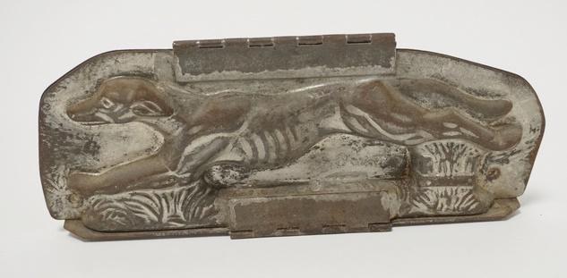 RUNNING GREYHOUND CHOCOLATE MOLD: RUNNING GREYHOUND CHOCOLATE MOLD 8 1/2 IN L 3 1/2 IN H