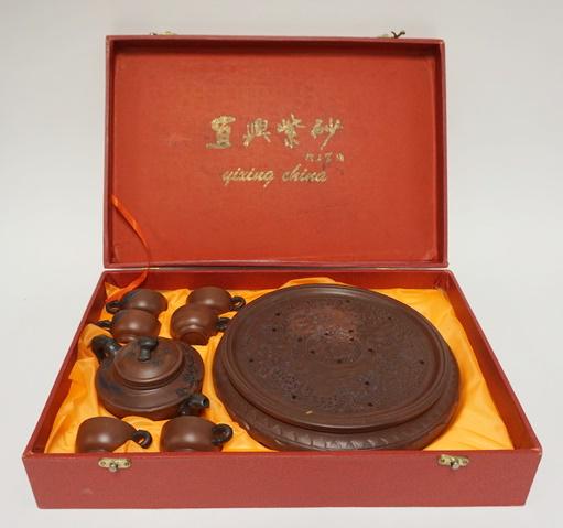 CHINESE TEA SET IN FITTED BOX: CHINESE TEA SET IN FITTED BOX WARMER, TEAPOT & SIX CUPS WARMER IS 11 IN DIAMETER