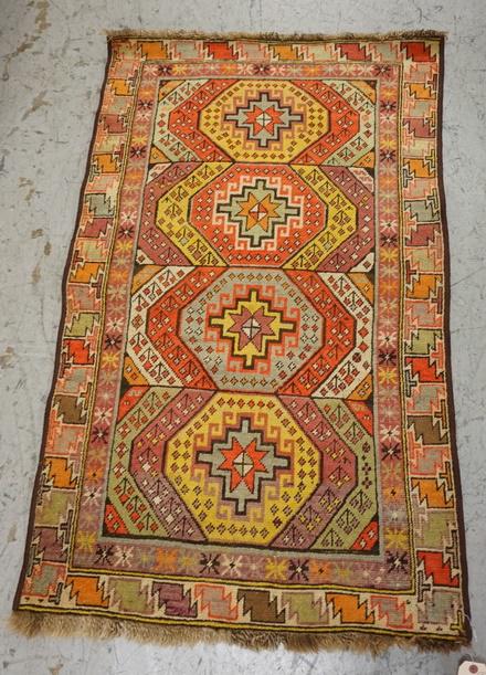 ANTIQUE ORIENTAL THROW RUG: ANTIQUE ORIENTAL THROW RUG 2 FT 8 IN X 4 FT 4 IN