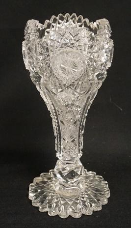 AMERICAN BRILLIANT CUT GLASS VASE: AMERICAN BRILLIANT CUT GLASS VASE 10 IN H