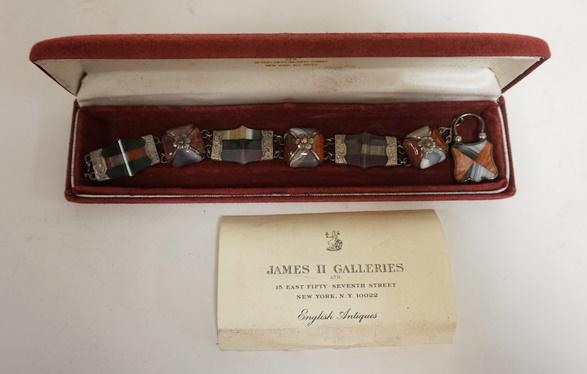 JAMES II GALLERIES SCOTTISH AGATE SET SILVER BRACELET: JAMES II GALLERIES SCOTTISH AGATE SET SILVER BRACELET IN ORIGINAL BOX W/CARD