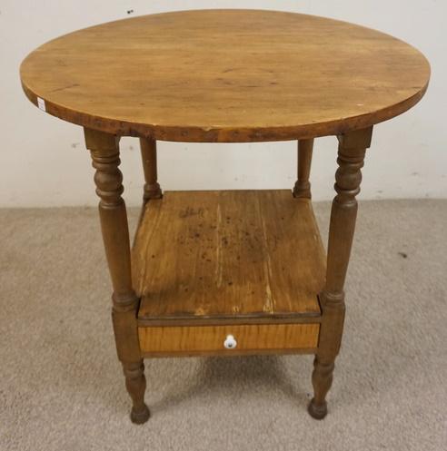 PINE ROUND TABLE W/DRAWER BENEATH: PINE ROUND TABLE W/DRAWER BENEATH, 28 IN DIAMETER, 30 IN HIGH